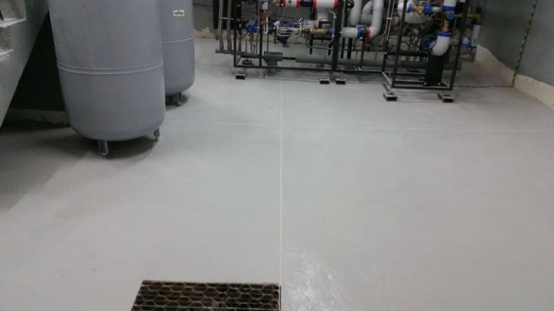 Wykonanie posadzki systemem Tikkurila węzeł PEC Bełchatów